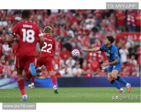 曼城与利物浦对决中手球争议引发热议球迷反应不一 曼城与利物浦对决中手球争议引发热议球迷反应不一